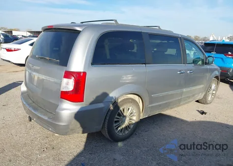 2016 Chrysler Town & Country Touring-L Anniversary Edition z USA, uszkodzony, nr VIN 2C4RC1CG2GR129287